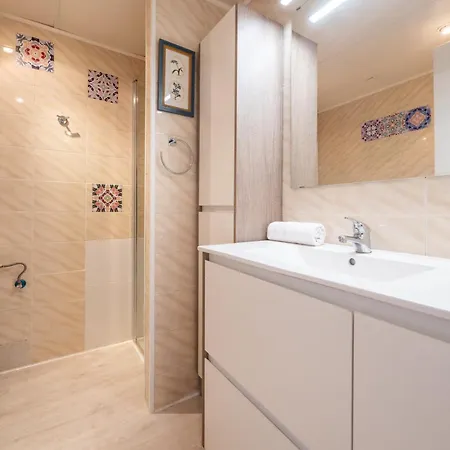 Apartment Homeholidaysrentals Brizna *